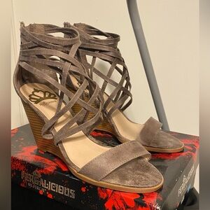 Fergie Hunter Doe Bootie size 7.5